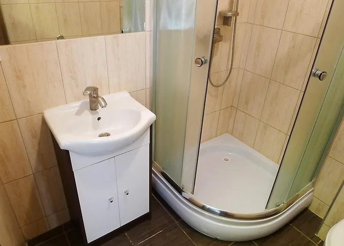 Dwupoziomowy - * Pogorzelica (Gmina Rewal)