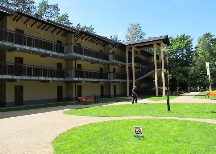 Dwupoziomowy - * Pogorzelica (Gmina Rewal)