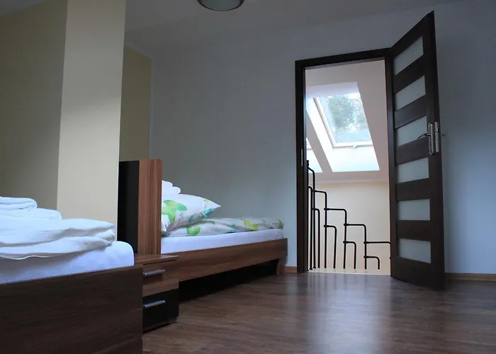 Dwupoziomowy - * Pogorzelica (Gmina Rewal)